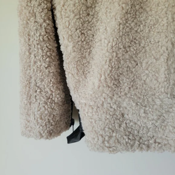 Zara Contrasting Faux Fur Shearling Jacket - Picture 10 of 13